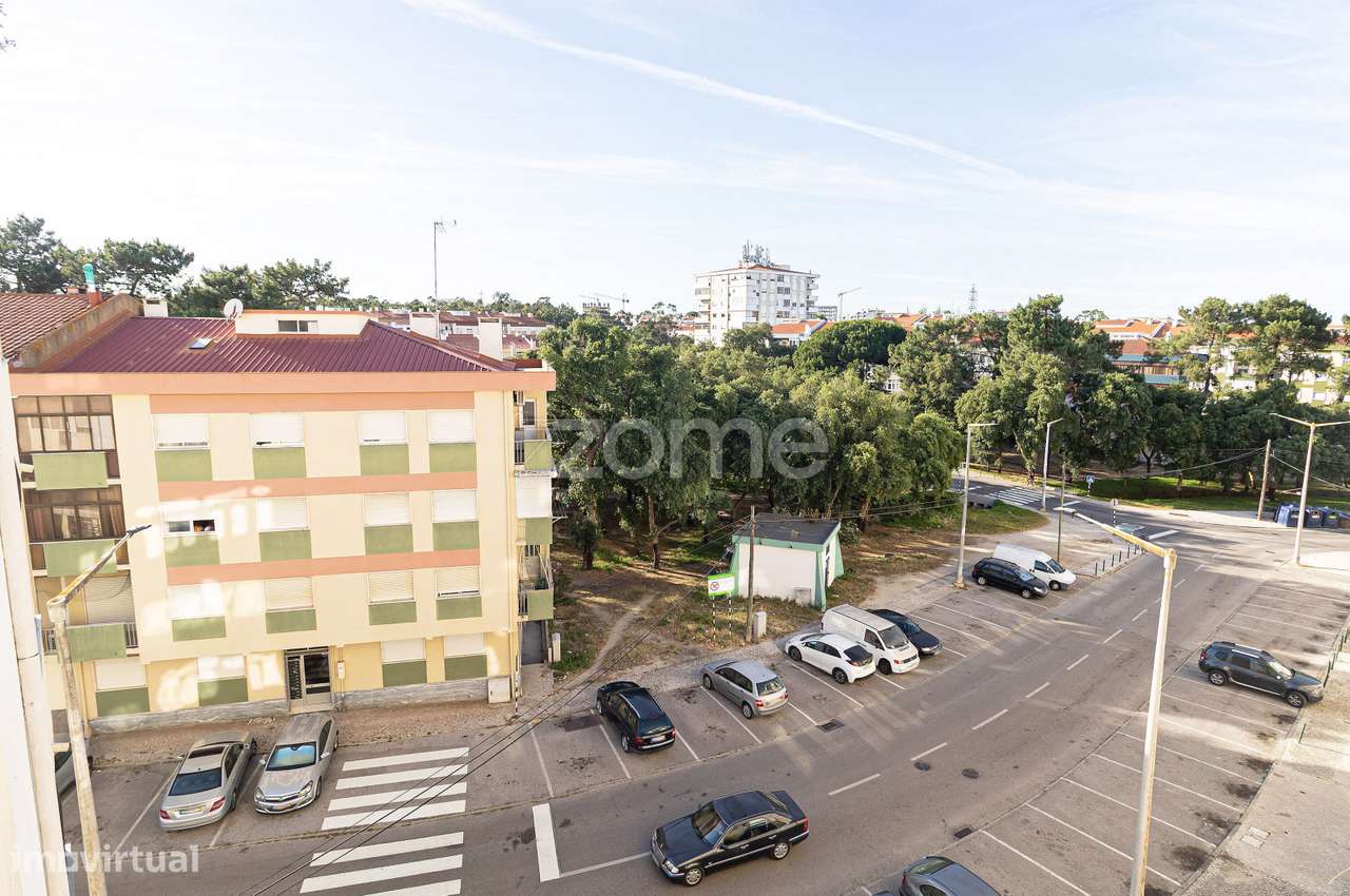 Apartamento T3 c/ Arrecadação, Vale de Milhaços - Corroios-17