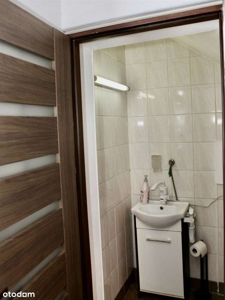 Dwa budynki. Mieszkalny i produkcyjno - magazynowy.-16