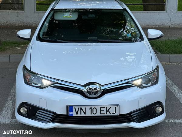 Toyota Auris 1.6 D-4D Touring Sports Comfort - 3