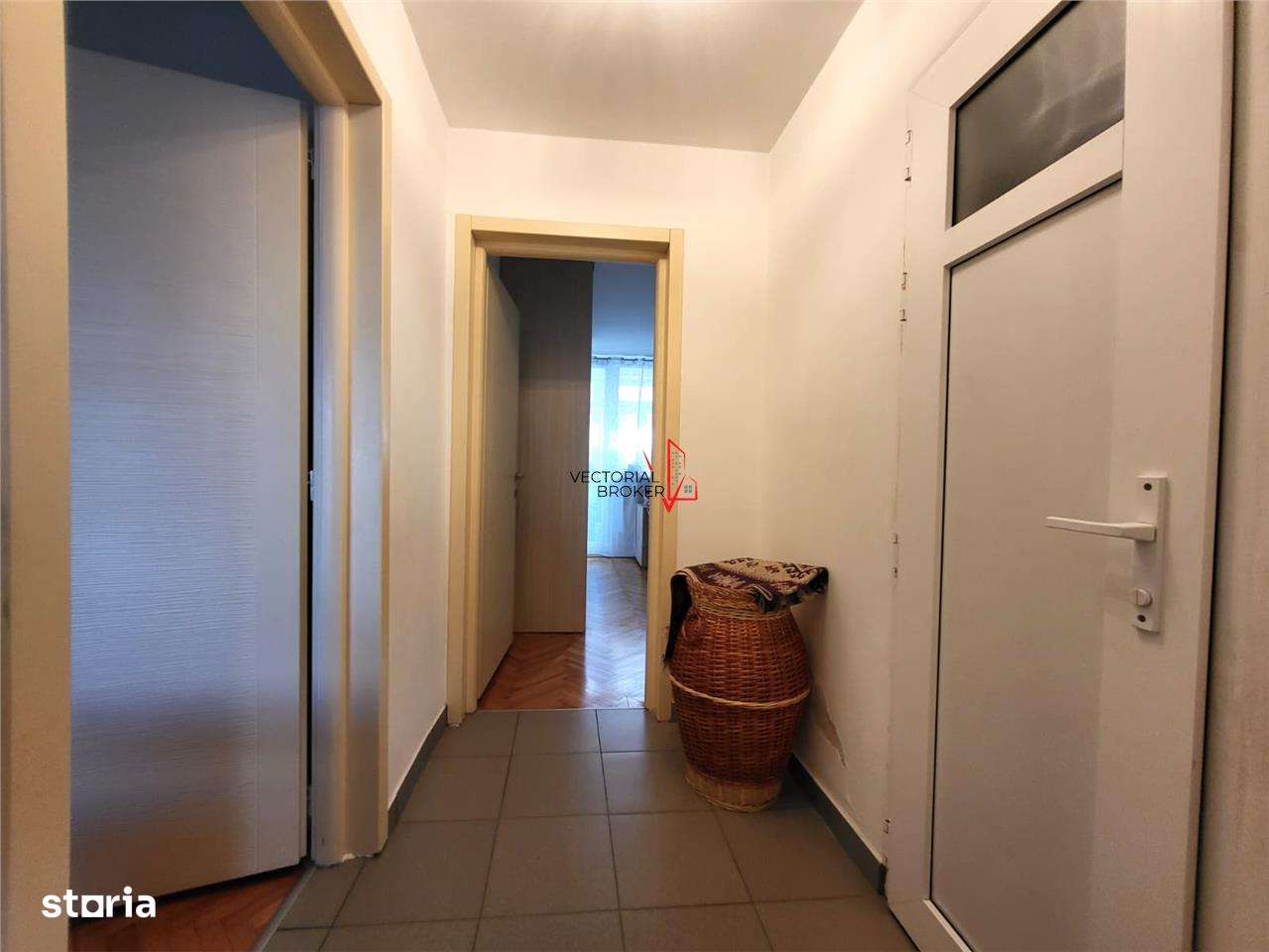 3 CAMERE  ZONA VERDE  PARCARE SI BOXA-10