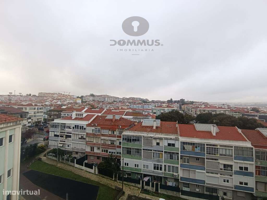 Apartamento T4 Totalmente Remodelado na Damaia-30