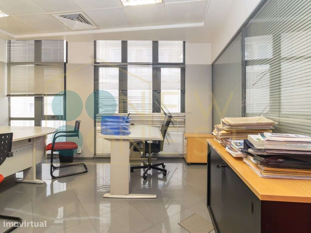 Escritório amplo com terraço de 77m2 na baixa de Setúbal, com possi...-13