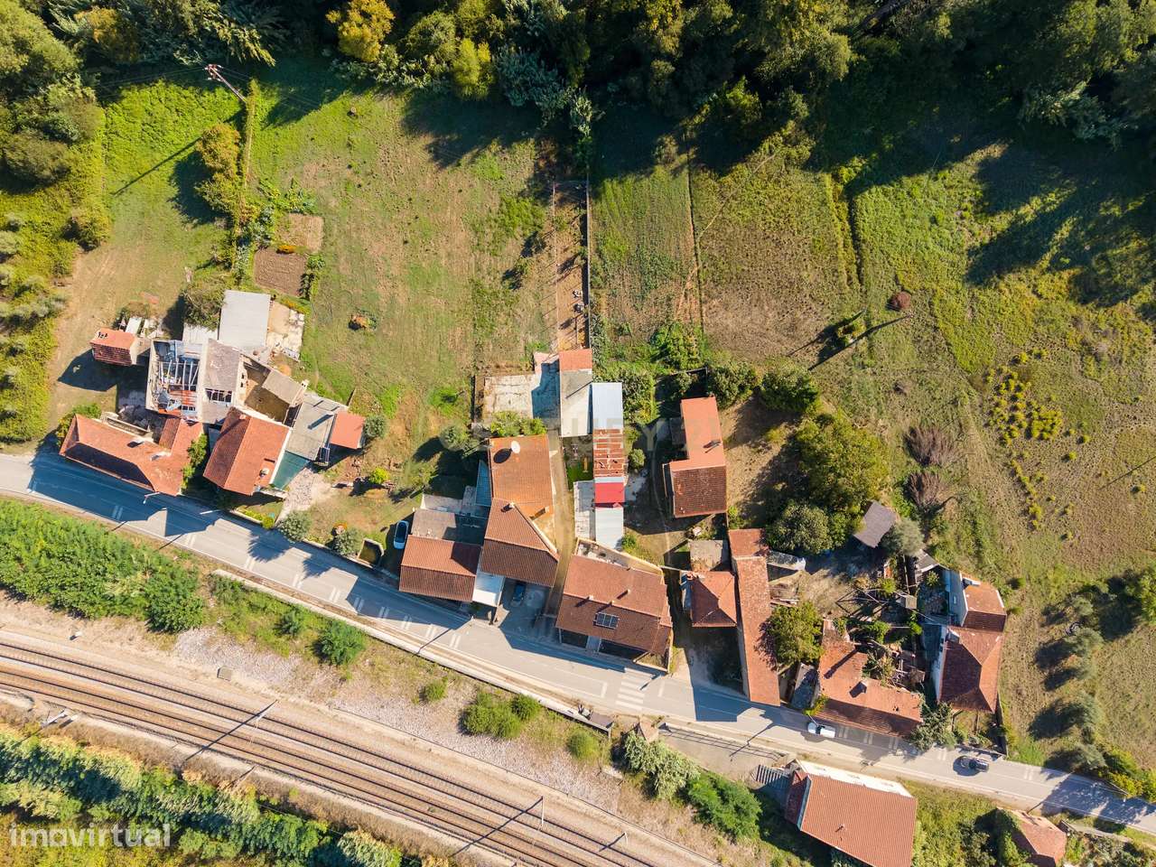 Moradia T5 com Jardim e Vista para o Rio em Venda de São José, Alberga-47