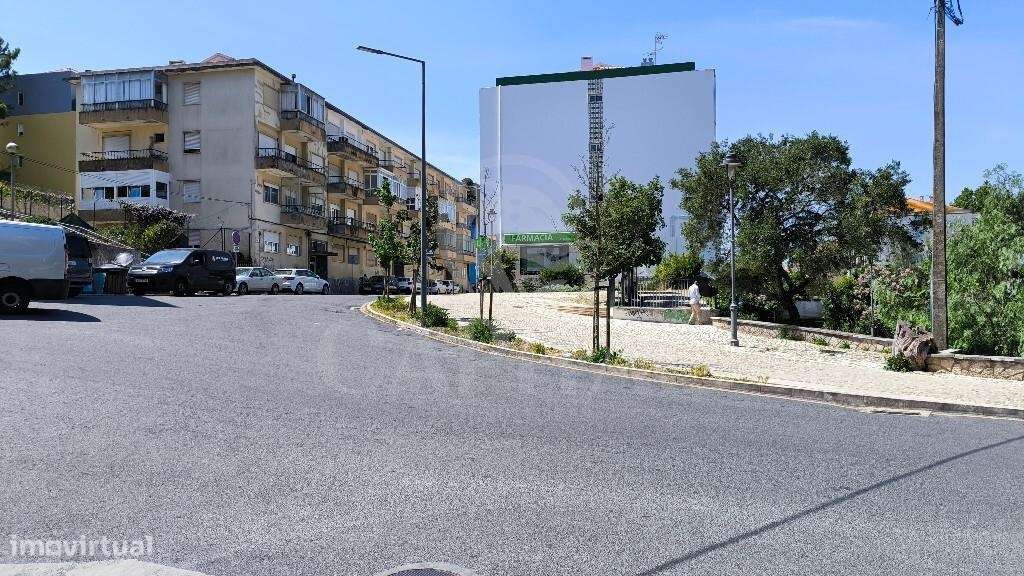 Apartamento T4 nas Mercês-38