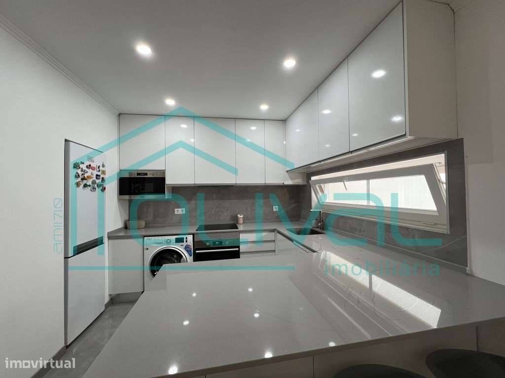 **Vivenda T2 Remodelada com Terraço em A-dos-Melros, Alverca do Rib...-0