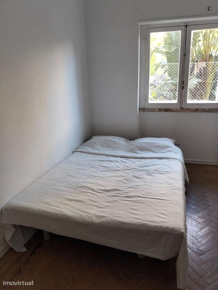 Quarto - localizado em Benfica Lisbon - Grande imagem: 2/10