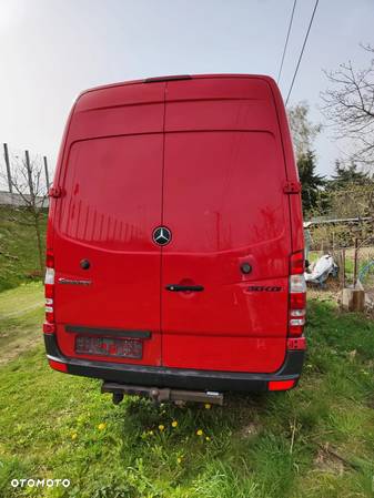 Mercedes-Benz Sprinter - 4