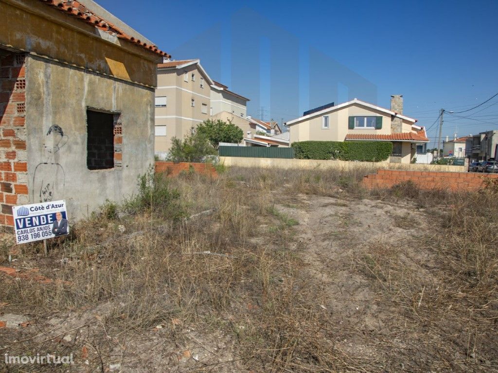 TERRENO PARA CONSTRUÇÃO EM QTA DO CONDE