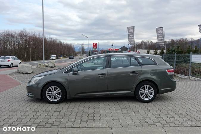 Toyota Avensis 2.0 D-4D Premium - 8