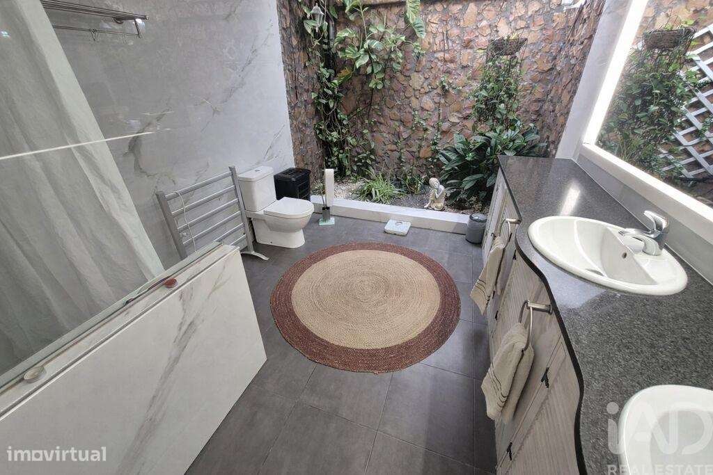 Moradia isolada T3 em Fernão Ferro - Grande imagem: 4/38