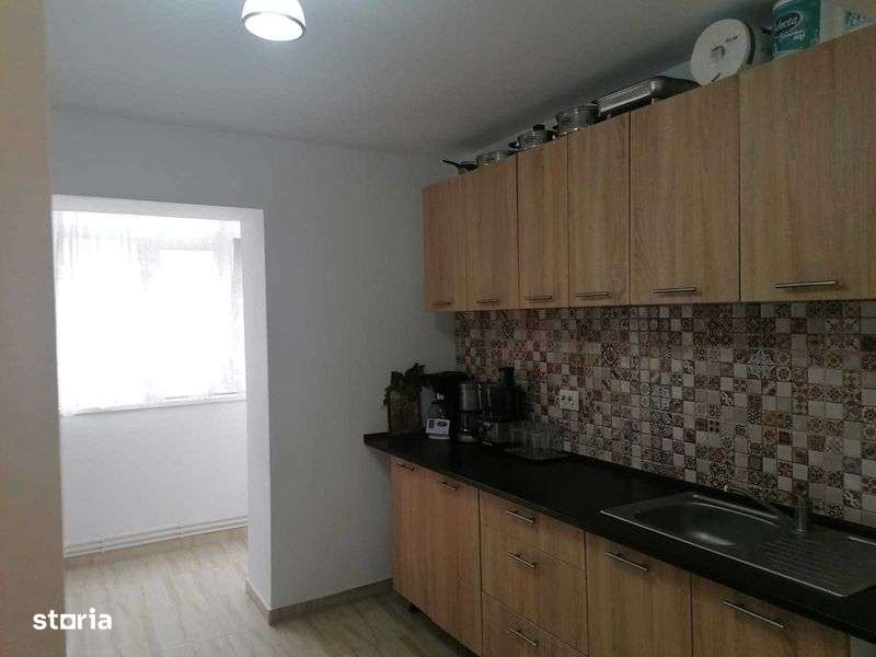 Apartament 3 camere, Decomandat ,Micro 4 ,Etaj 2 - Imagine principală: 5/8