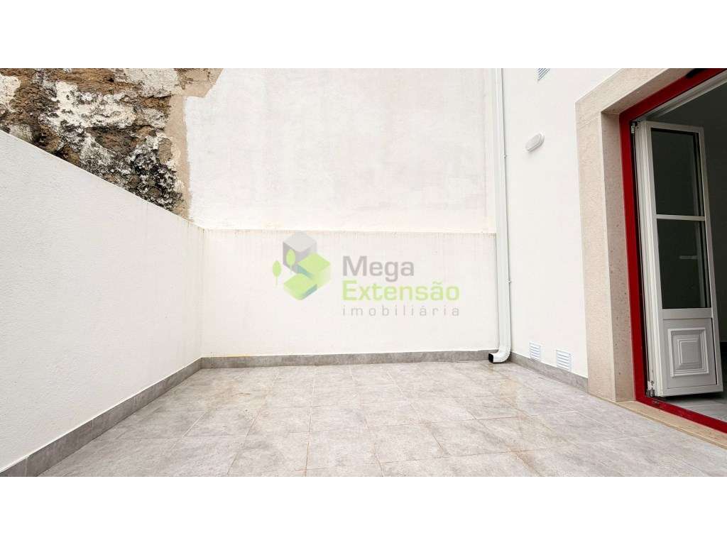 Apartamento T2, Novo, a estrear | Moderno | Centro de Torres Vedras-20