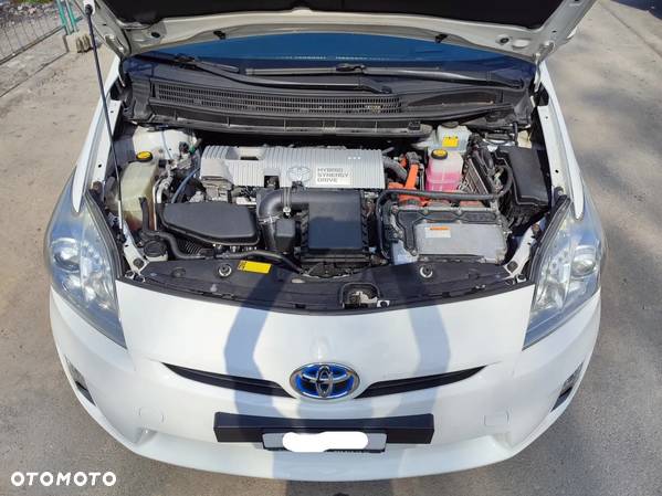 Toyota Prius (Hybrid) Comfort - 18