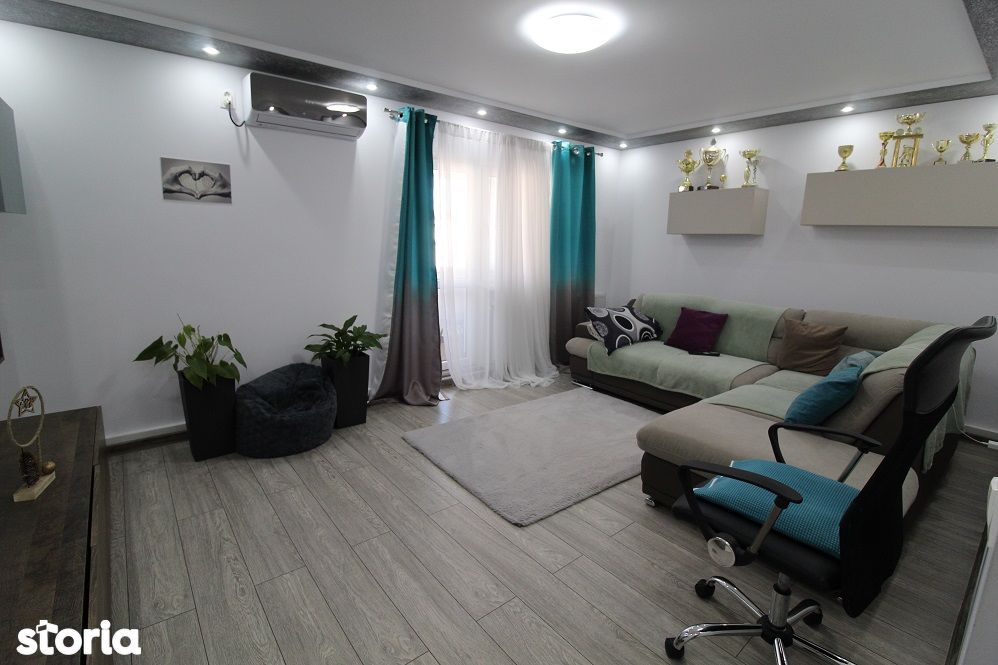 Vând apartament 3 camere în Hunedoara, zona M5-BRD, 76mp, decomandat