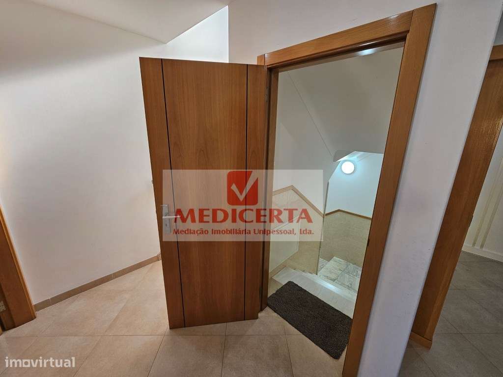 Algueirão - Moradia/Isolada T5 + Logradouro 350m² + Garagem-34
