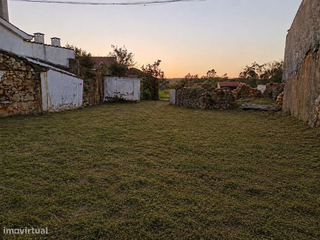 Ruínas com 2 terrenos rústicos em Tomar-6