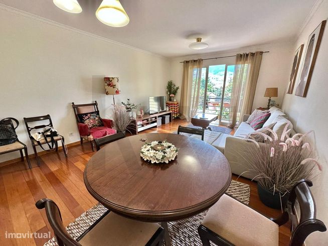 Apartamento T2 situado no Pilar - São Martinho- Próximo de serviços e-4