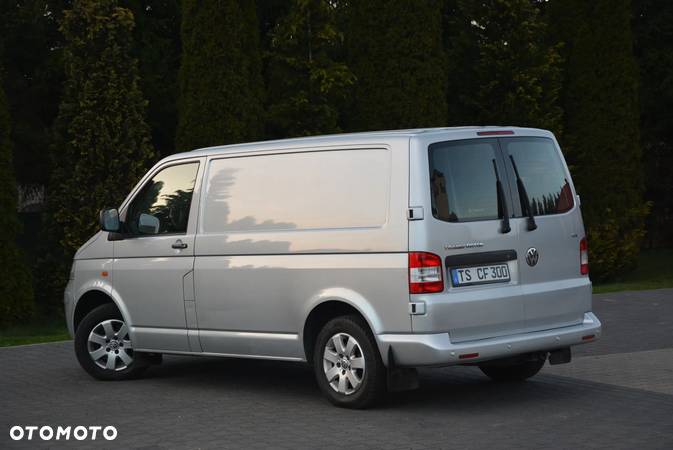 Volkswagen Transporter - 9