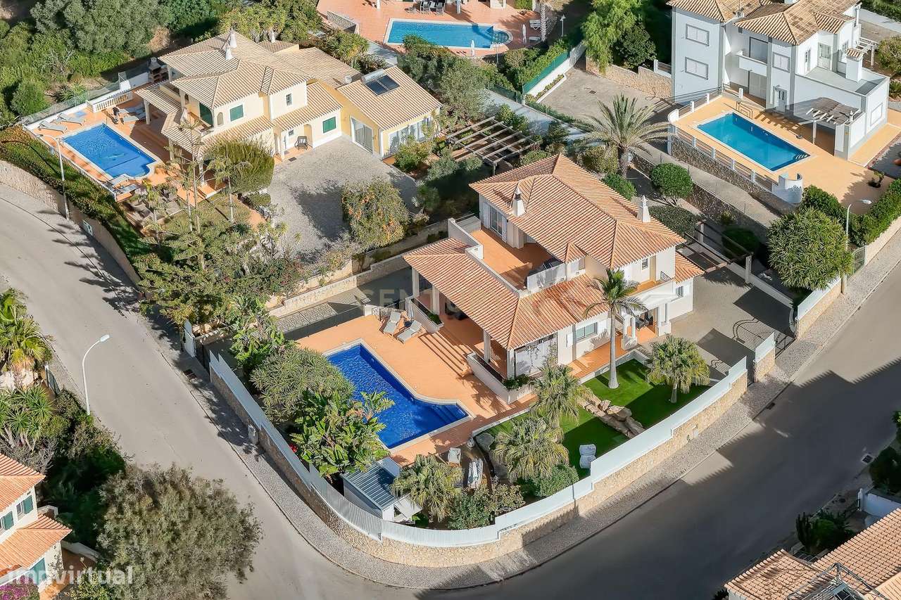 Moradia T4 em Ferragudo com Piscina aquecida, Bar e lounge exterior - - Grande imagem: 4/54