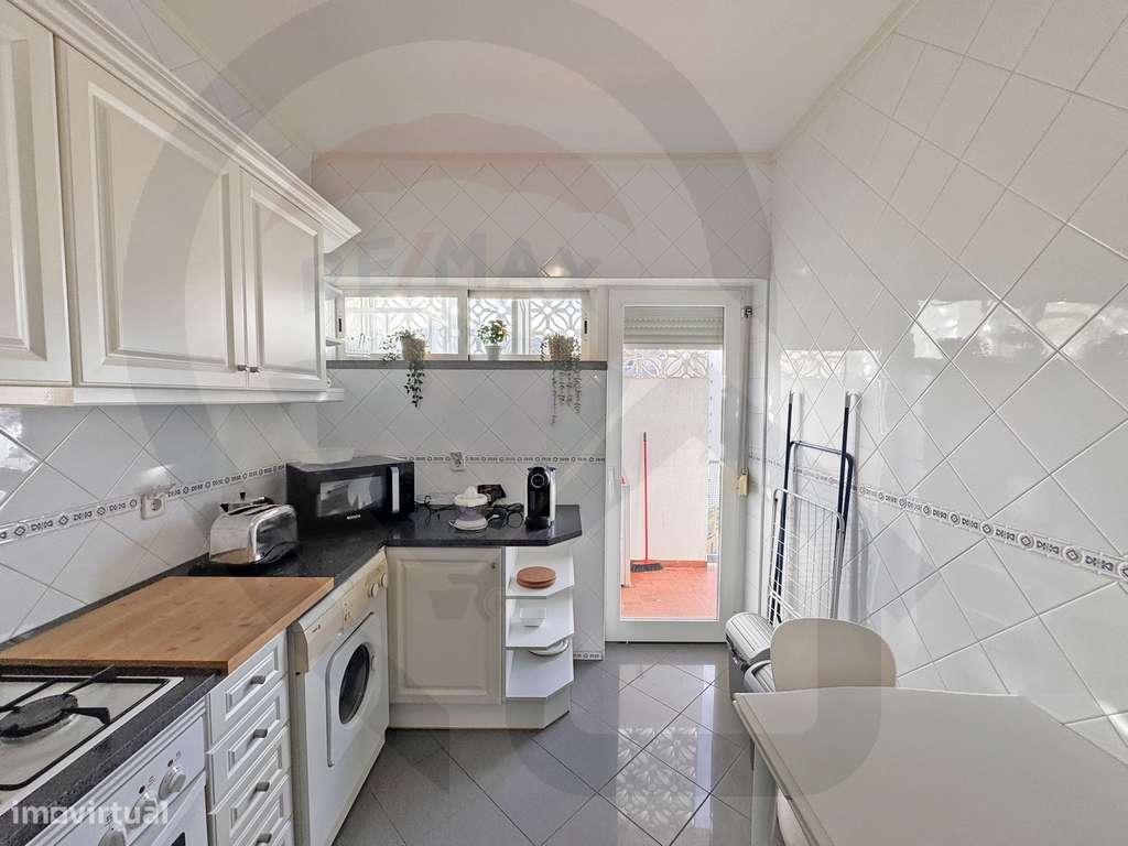 Apartamento T2+1 com Varanda | Praia da Rocha Portimão-7