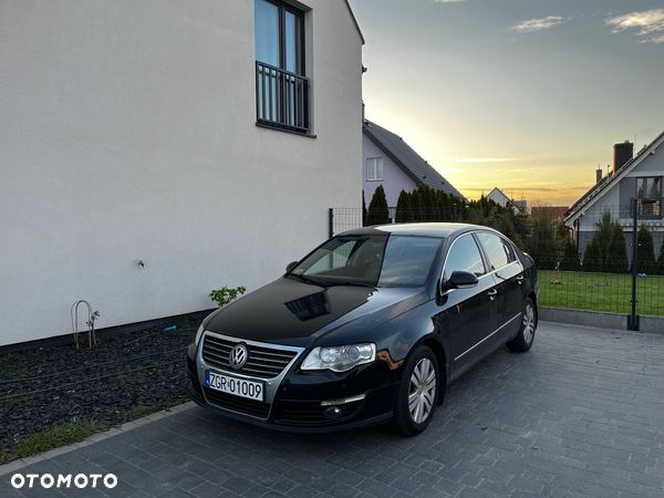 Volkswagen Passat 2.0 TDI DPF Highline DSG - 1