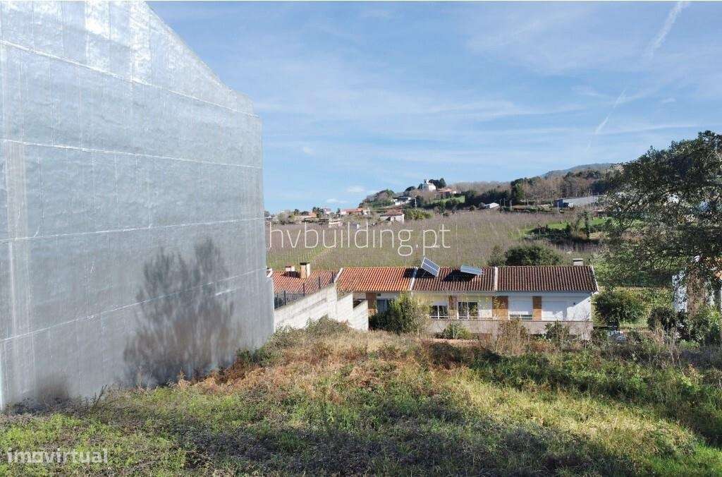 Lote para construção com 280m2 localizado em Tibães - Grande imagem: 2/11