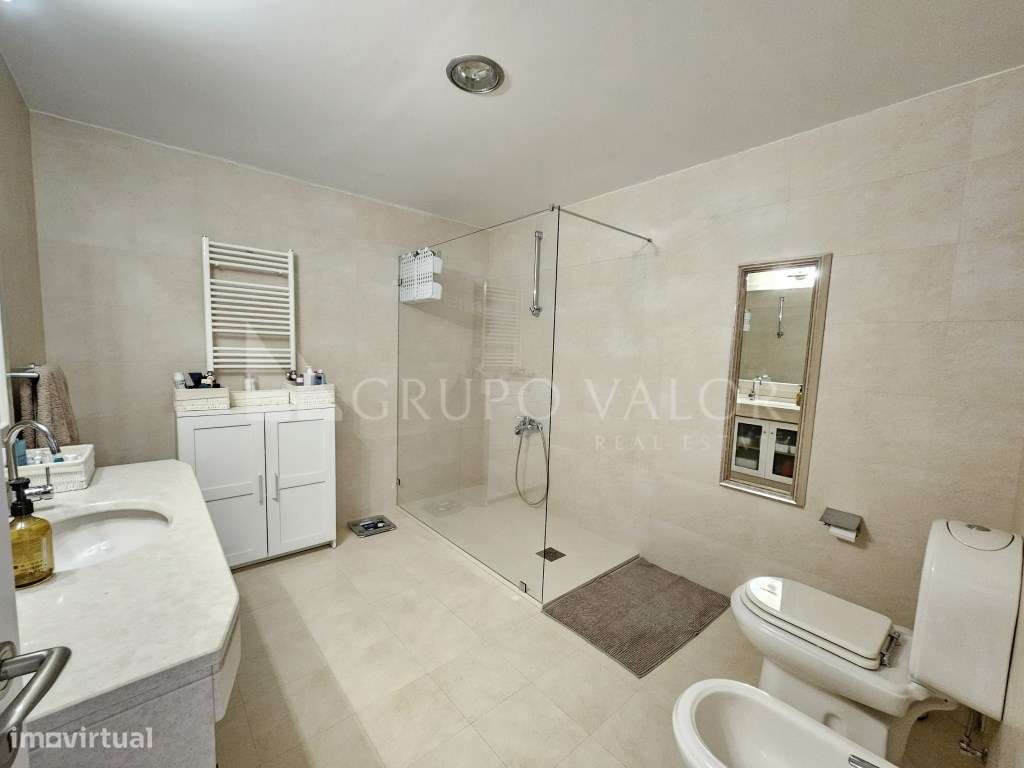 Moradia T4 Geminada com Piscina - Garagem para 3 Viaturas | Sabugo ...-48