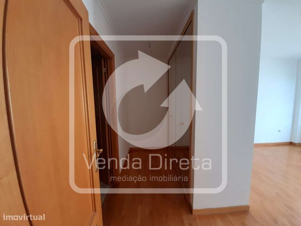 Apartamento T3 | 137 m² | Varanda | Arrecadação | Estacionamento | ...-12