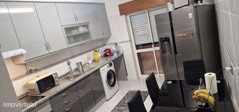 Arrenda -se casa santa marta do pinhal T3 2° andar com elevador - Grande imagem: 4/4