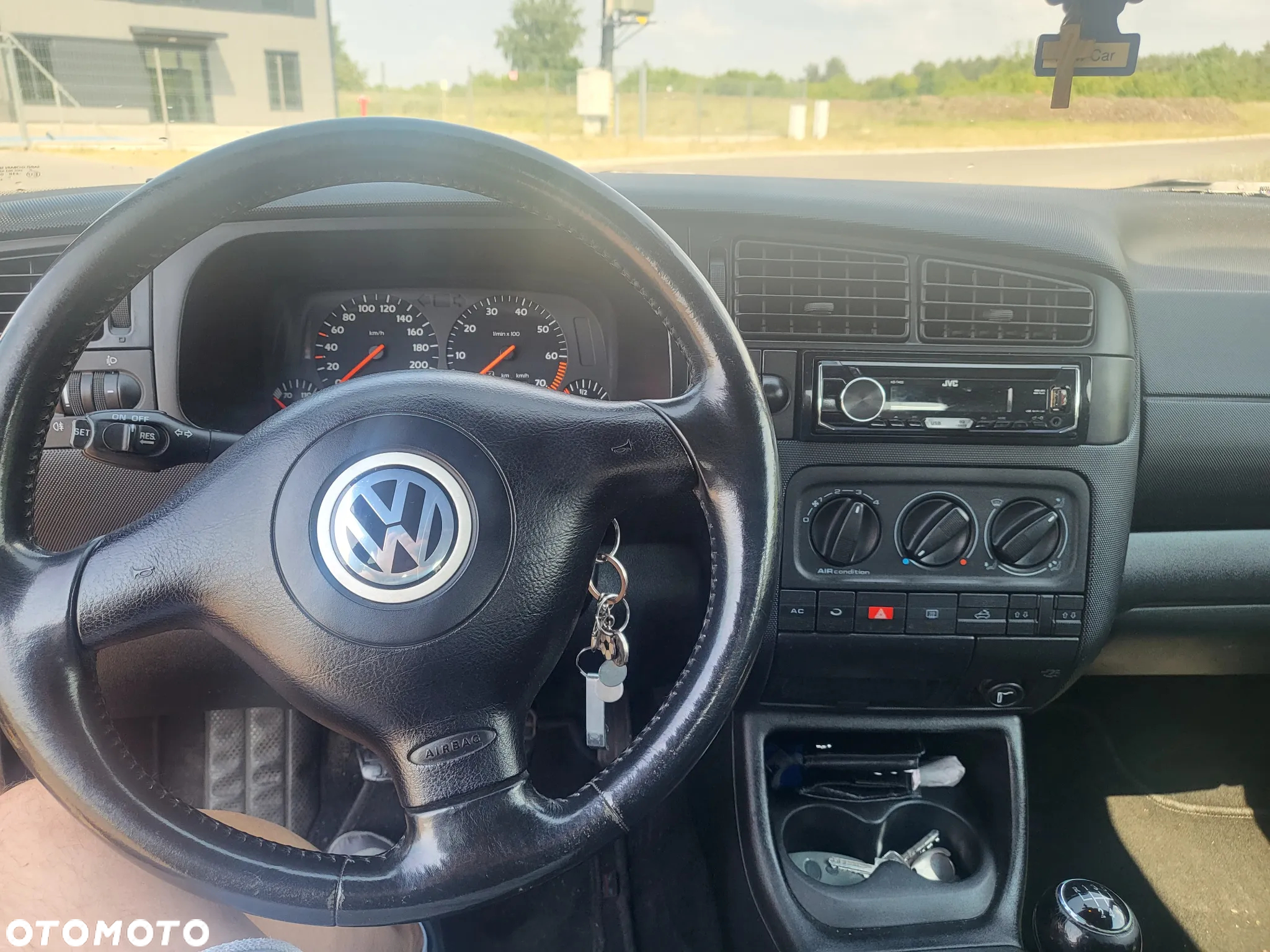 Volkswagen Golf - 8