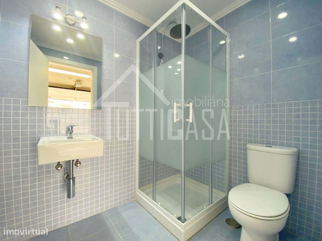 Moradia V3+1 totalmente remodelada na Ericeira-26