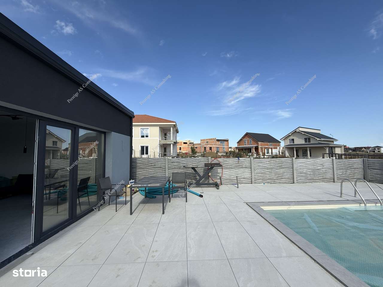 Vila moderna cu structura metalica, tehnologie NZEB si piscina | Giarm-0