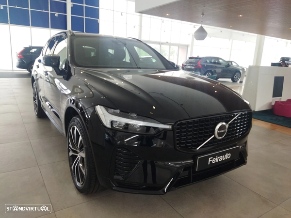 Volvo XC 60 2.0 B4 Plus Dark - 15