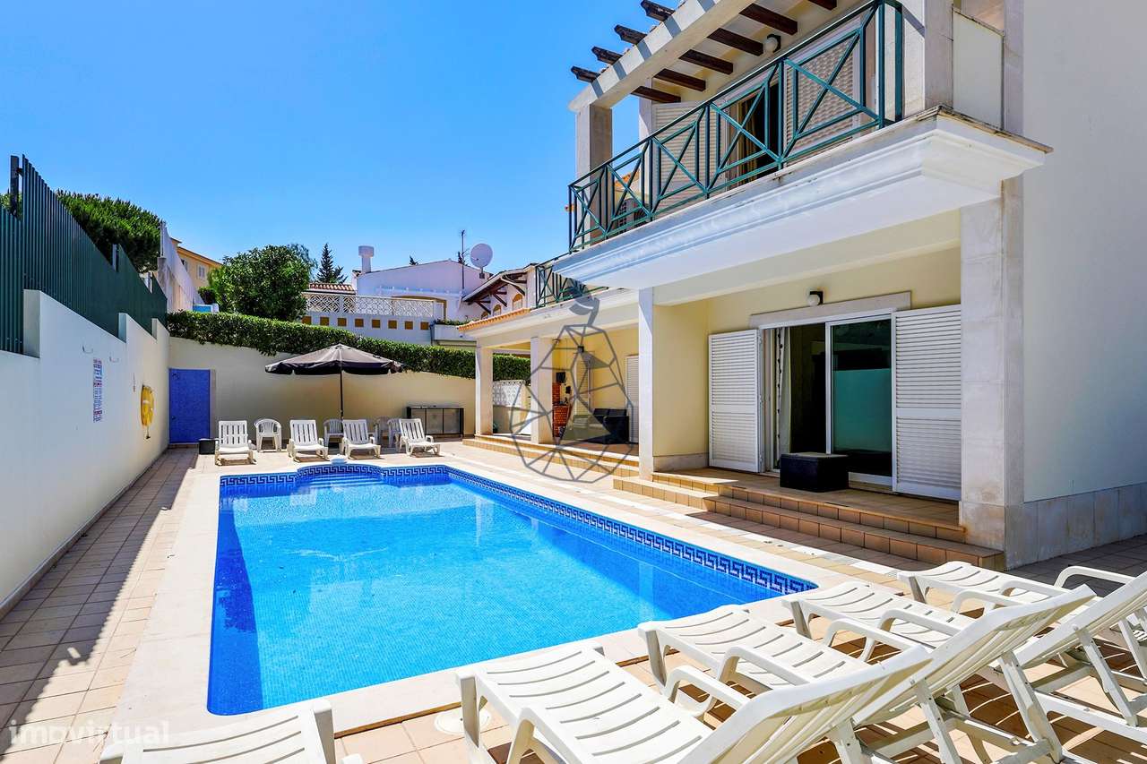 Moradia T5 com Piscina Privada, Jardim e 5 Suites em Montechoro, Albuf-18