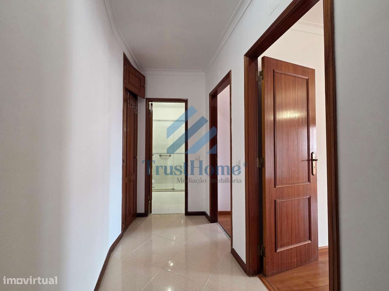 T2 em Fitares com 130m2 e garagem a 9 min. da estação-11