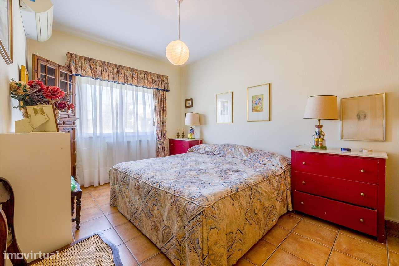 MORADIA TÉRREA V4 COM PISCINA PARA VENDA NO SARGAÇAL-25