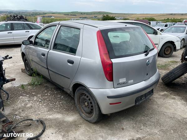 Dezmembrez piese Fiat Punto - 2