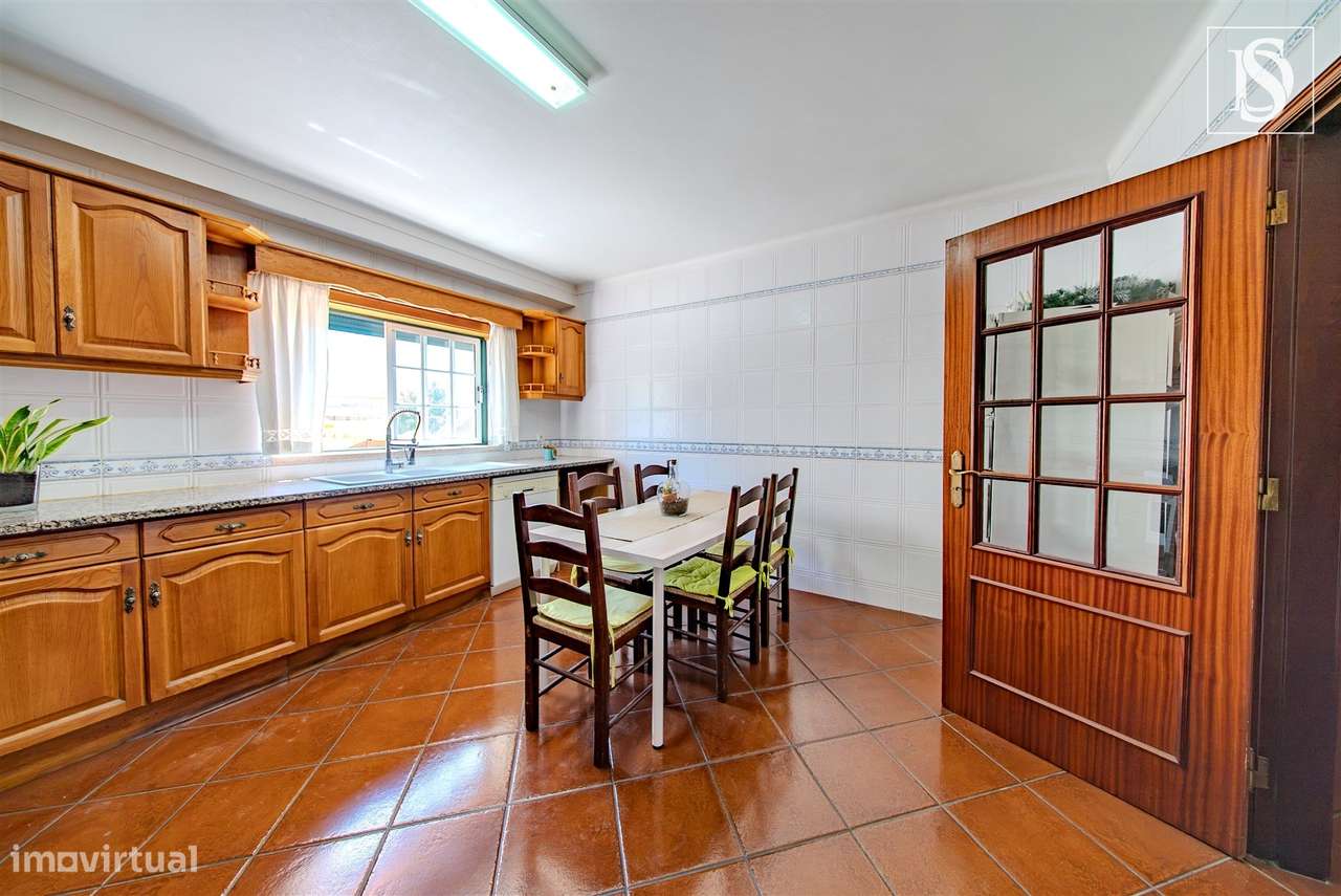 Apartamento T4 c/ Garagem-18