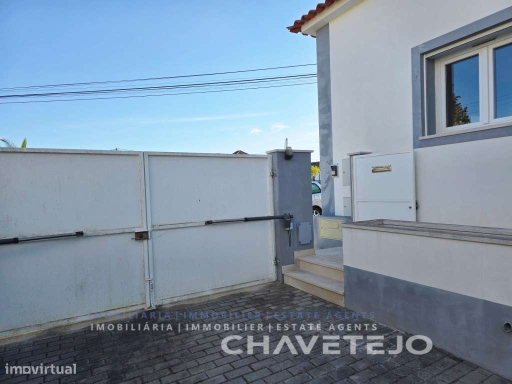 Moradia Geminada T3 com Garagem e Terreno com Árvores de Fruto para... - Grande imagem: 4/60