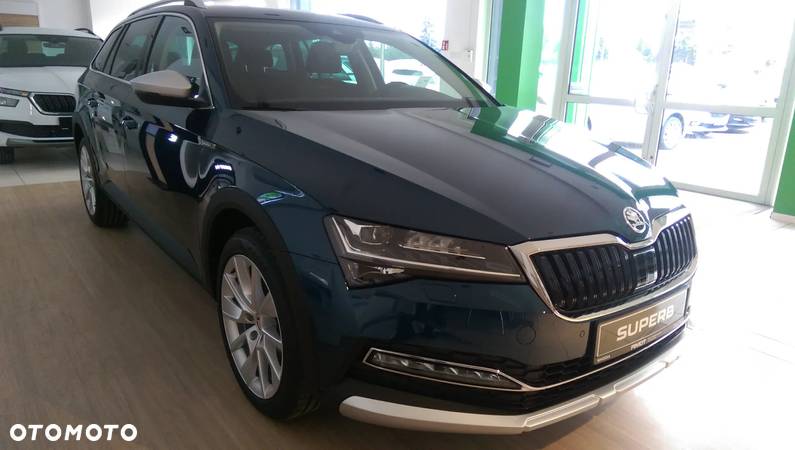 Skoda Superb 2.0 TDI SCR 4x4 Scout DSG - 8