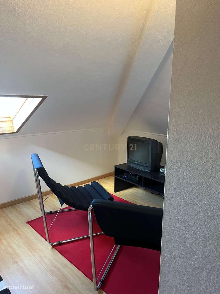 Moradia T4 em condomínio fechado com piscina, vista mar e walking dist-53