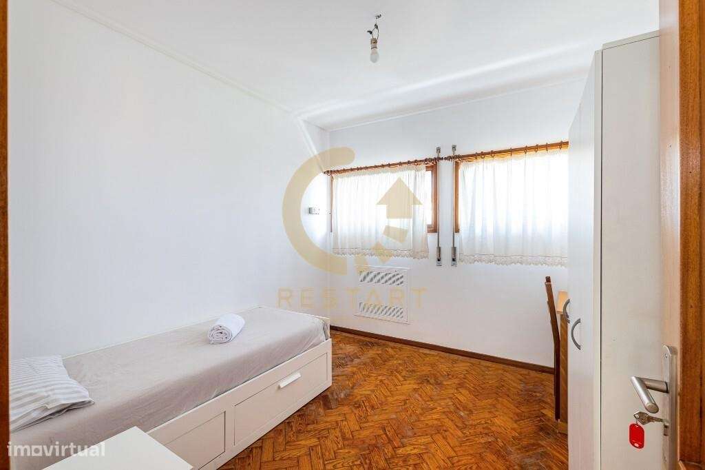 Moradia T11 Remodelada – Venda com Rendimento Garantido – Santa Luzia,-25