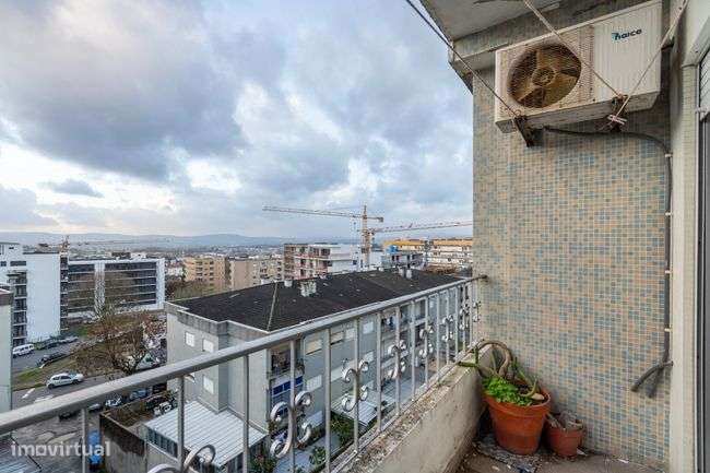 Apartamento T2 renovado, situado na freguesia de Real-18