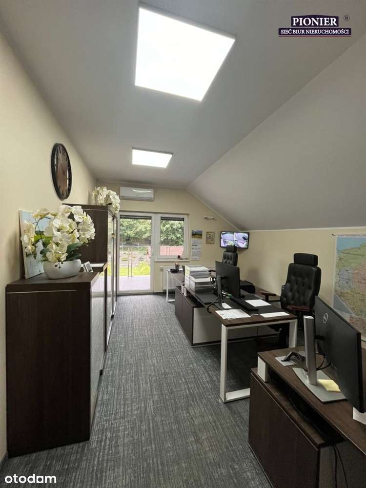 Budynek usługowy-16