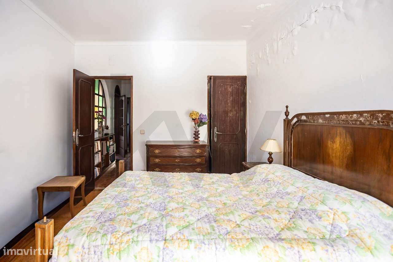 Fantástica Moradia T4 (10 Divisões) com Terreno de 869 m2 – Imenso Pot-14