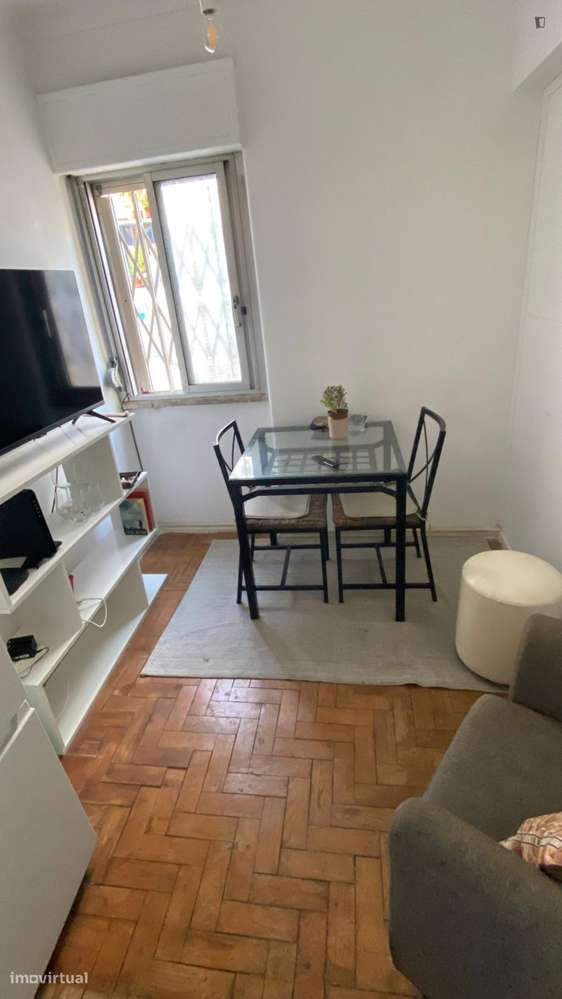 Quarto - localizado em Algés Lisbon - Grande imagem: 2/10