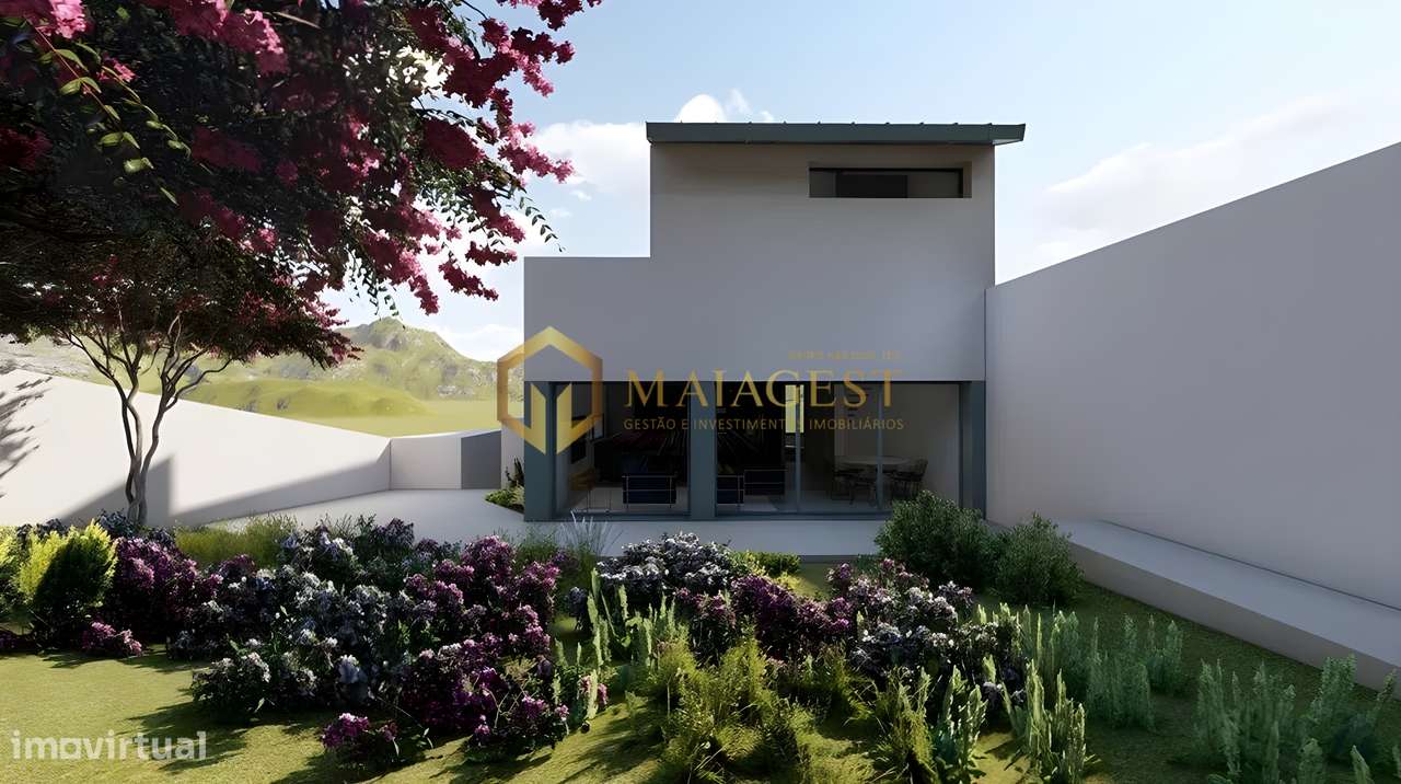 Terreno com Projeto Aprovado para Moradia T3 Pronto a Construir-0