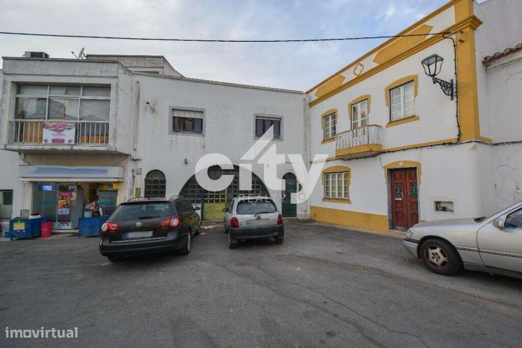 PRÉDIO EXCLUSIVO NO CENTRO DE MONTARGIL-20