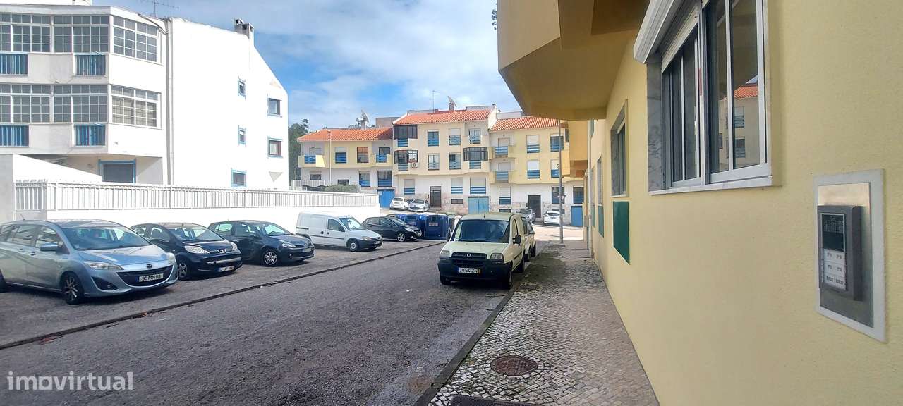 VALE FLORES - T3 REMODELADO COM SUITE NUM R/C-22