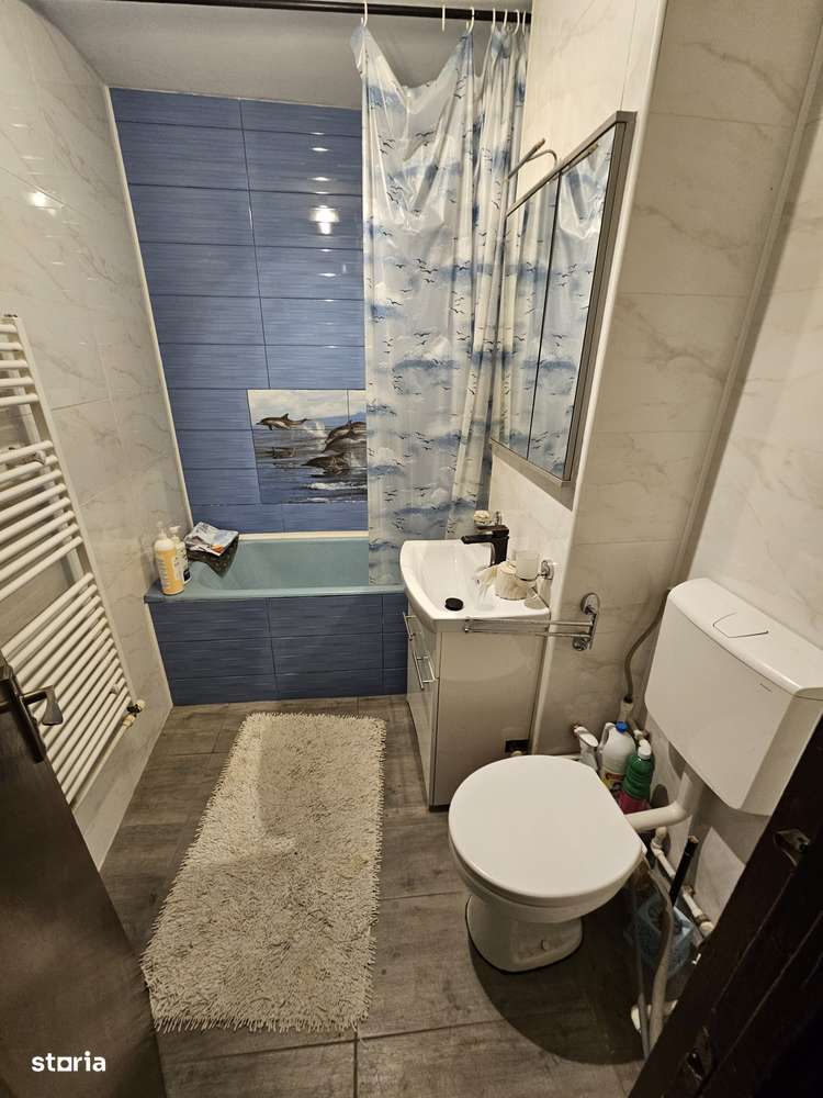 Vand ap cu 3 camere zona Posta 4-8